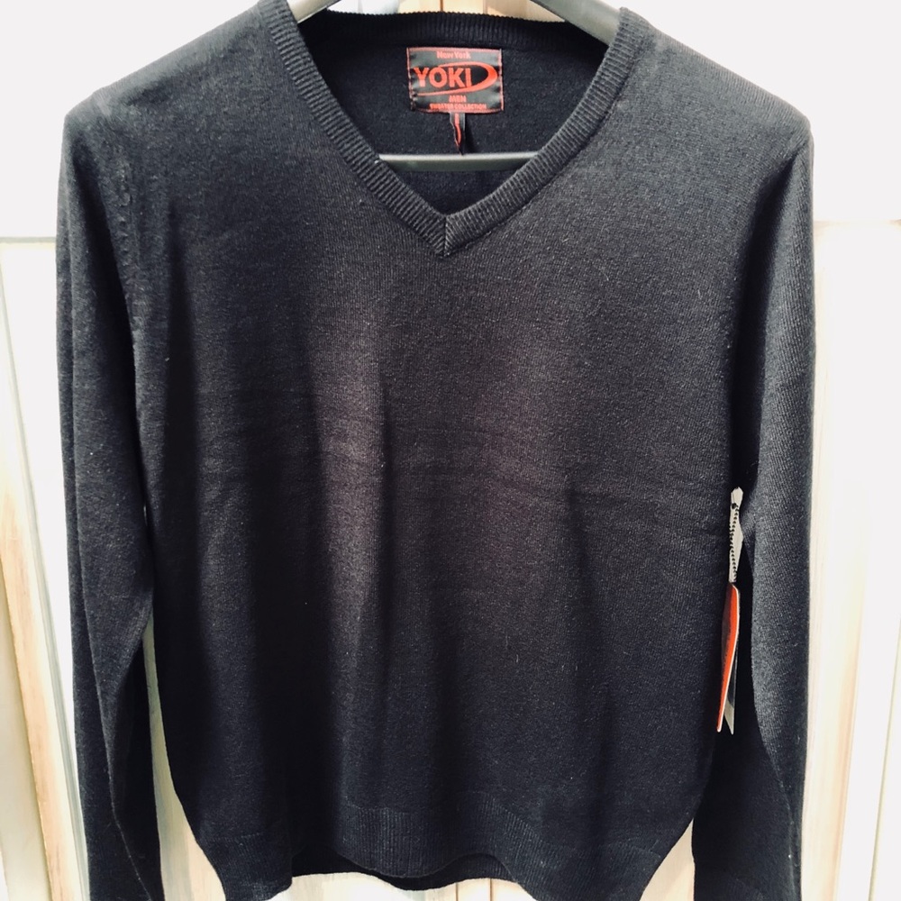 Men’s black V neck sweater NWT